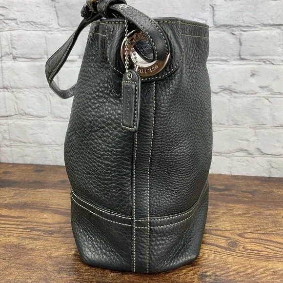 Vintage Coach Black Pebbled Leatherware Hobo Shoulder Handbag Purse 5715 Y2K - Picture 3 of 8